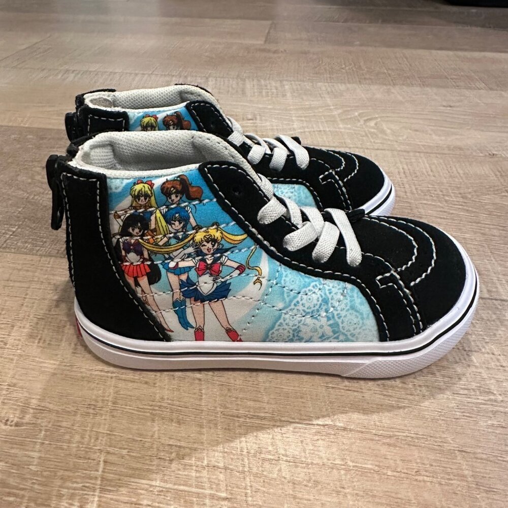 VANS TODDLER SIZE 7 SAILOR MOON SNEAKERS SHOES NWOB